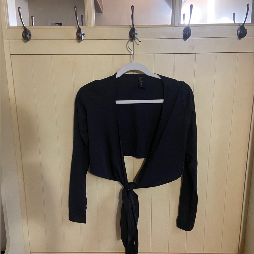Vitality’s (formerly Balance Athletica) Dancer Wrap top in black. (Small)